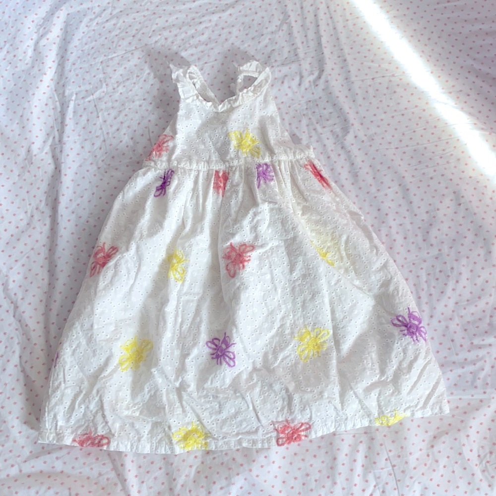 Adorable summer cotton dress with embroidered bees